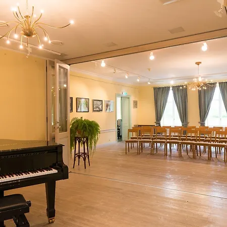 Hotel Loona Manor
