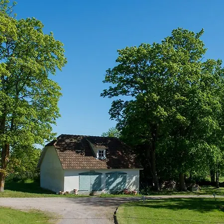 Loona Manor Hotel