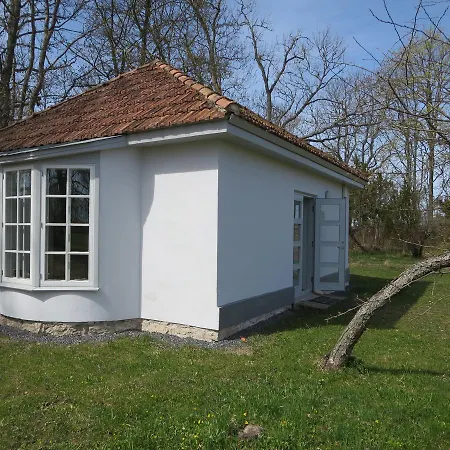 Loona Manor Hotel *