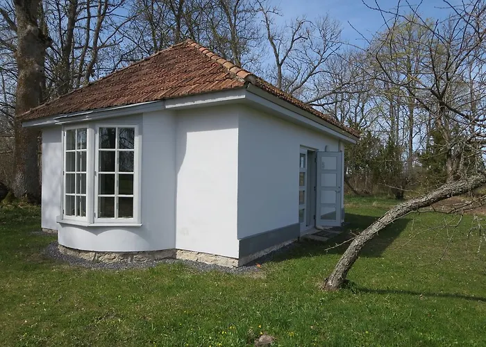 Loona Manor Hotell *